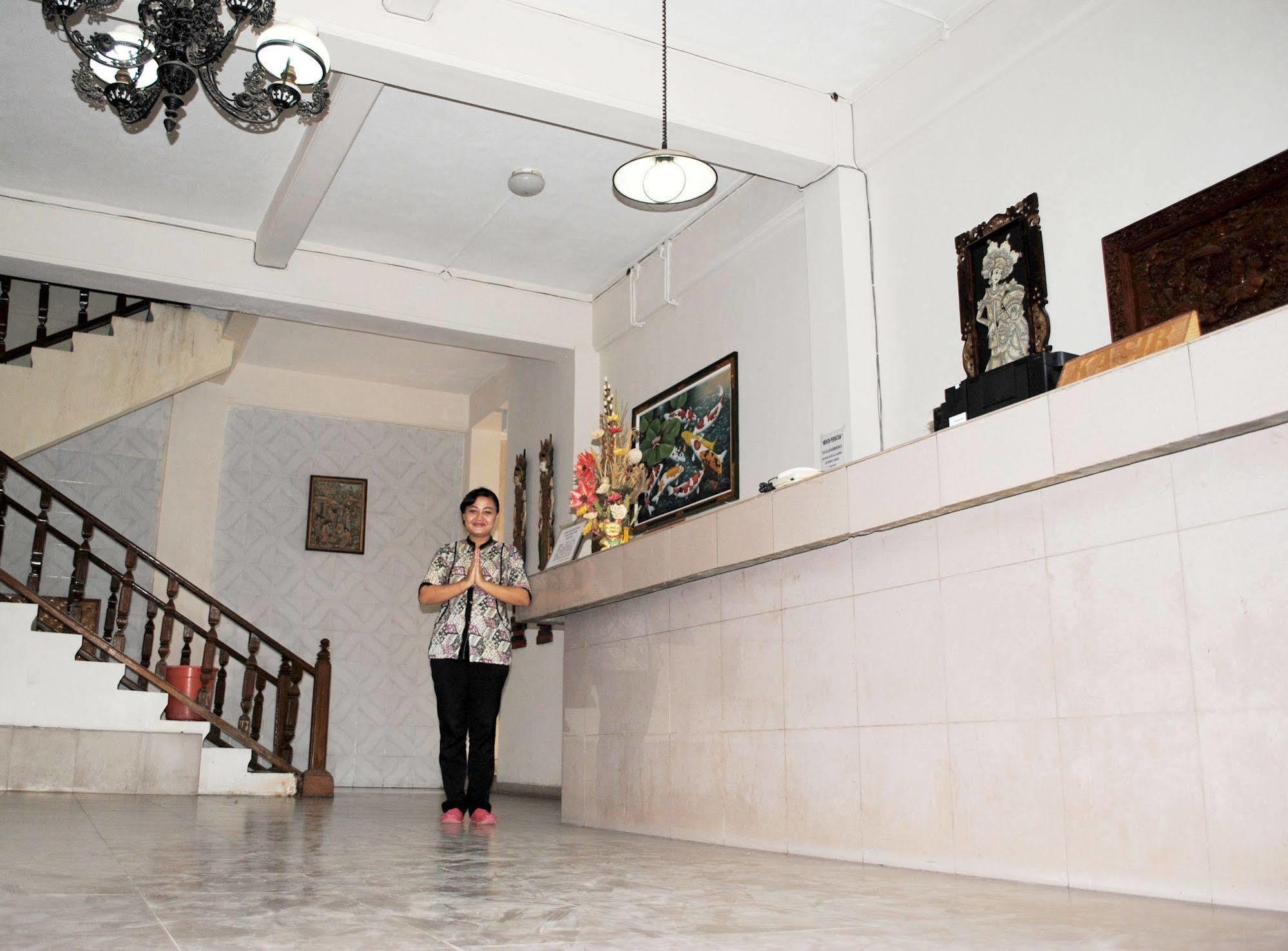 Super Oyo 91870 Warna Kedaton Denpasar Esterno foto
